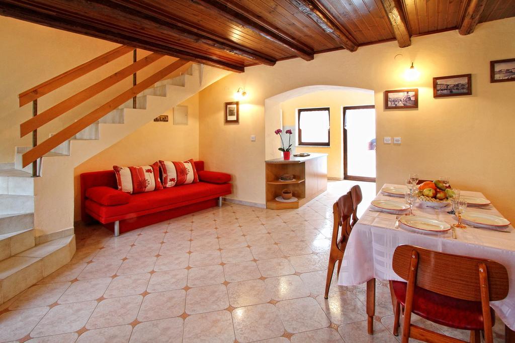 Holiday Home Marko Funtana Exterior photo