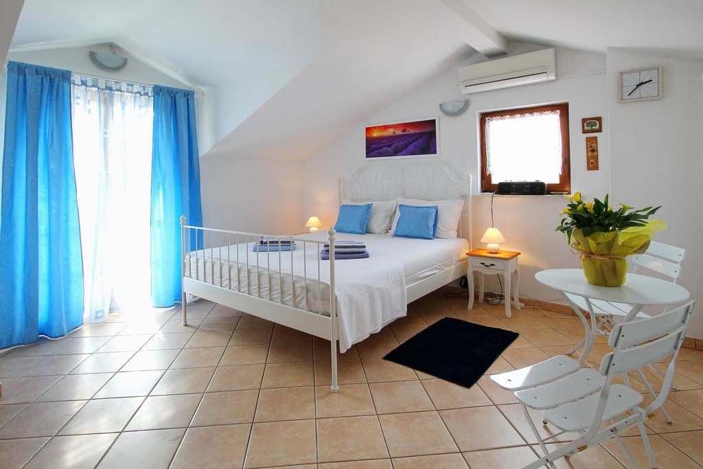 Holiday Home Marko Funtana Exterior photo